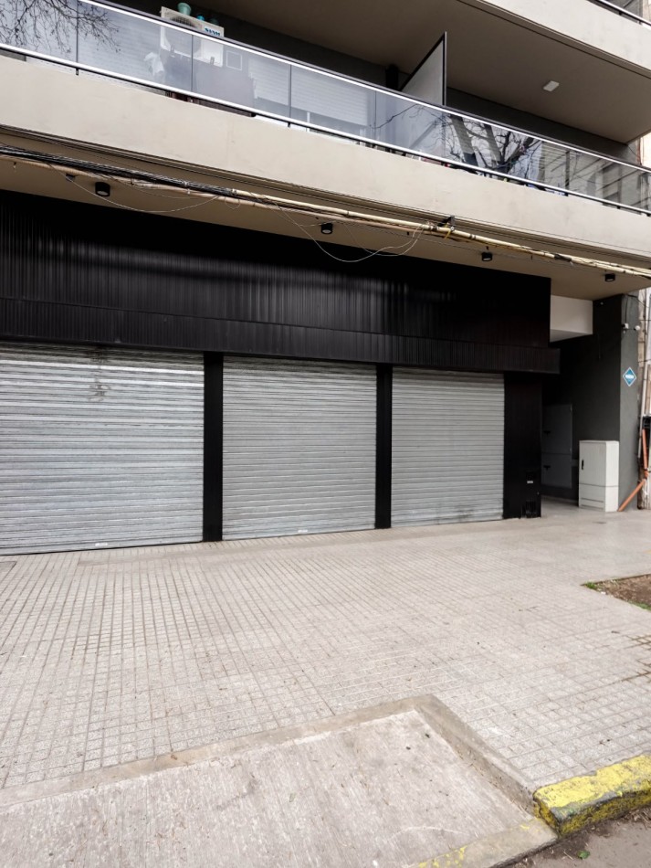 EN VENTA LOCAL COMERCIAL + 5 COCHERAS | VERA MUJICA 835