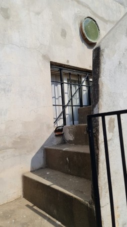 VENTA Casa al frente - Un dormitorio, galeria, patio, terraza - BARRIO BELLA VISTA