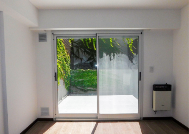 VENTA MONOAMBIENTES - Balcones vidriados al frente - Entrega INMEDIATA - Zeballos 2200