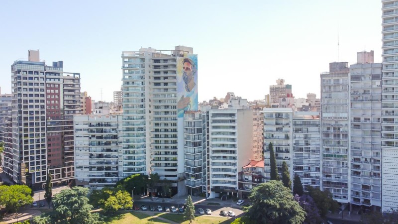 VENTA DEPARTAMENTO Piso exclusivo. Tres dormitorios.  Vista franca al rio.  Balcon corrido. Patio de uso exclusivo. Amenities.  BARRIO MARTIN. ENTREGA INMEDIATA