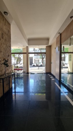 Alquiler Departamento premium. Dos dormitorios. Cochera. Amenities. España y Pellegrini
