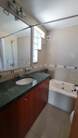 Alquiler Departamento premium. Dos dormitorios. Cochera. Amenities. España y Pellegrini