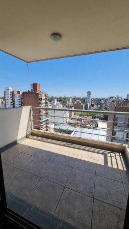 Alquiler Departamento premium. Dos dormitorios. Cochera. Amenities. España y Pellegrini