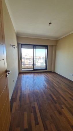 Alquiler Departamento premium. Dos dormitorios. Cochera. Amenities. España y Pellegrini