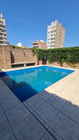 Alquiler Departamento premium. Dos dormitorios. Cochera. Amenities. España y Pellegrini