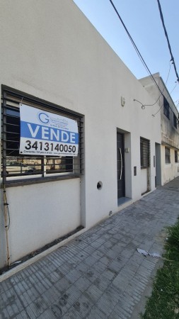 VENTA O PERMUTA Casa al frente a estrenar - Dos dormitorios - Amplio patio con parrilla - Terraza - Barrio Belgrano. APTA CREDITO