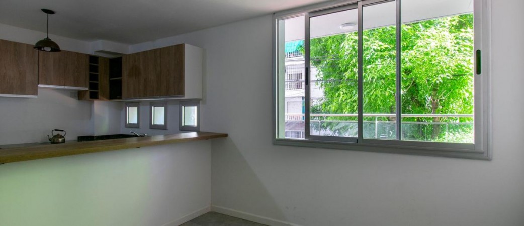 VENTA DEPARTAMENTO Un dormitorio zona rio. A estrenar. Importante balcon aterrazado a la calle . Posibilidad cochera y baulera. Amenities. Entrega inmediata. Guemes 1900