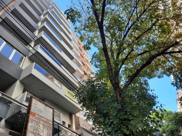 VENTA DEPARTAMENTO Un dormitorio zona rio. A estrenar. Importante balcon aterrazado a la calle . Posibilidad cochera y baulera. Amenities. Entrega inmediata. Guemes 1900