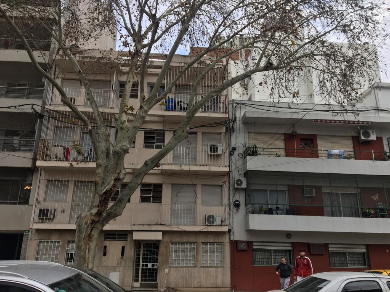 EN VENTA OPORTUNIDAD MONOAMBIENTE - Callao 600 - Posibilidad uso habitacional o institucional