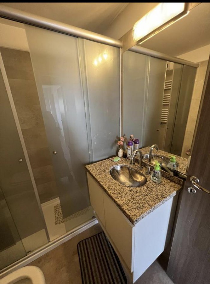 VENTA DEPARTAMENTO DOS DORMITORIOS TIPO DULPEX  balcon  - Amenities - Cochera. Av. Pellegrini 500