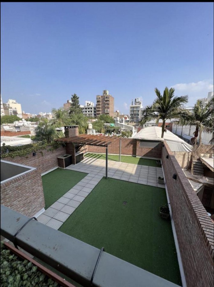 VENTA DEPARTAMENTO DOS DORMITORIOS TIPO DULPEX  balcon  - Amenities - Cochera. Av. Pellegrini 500