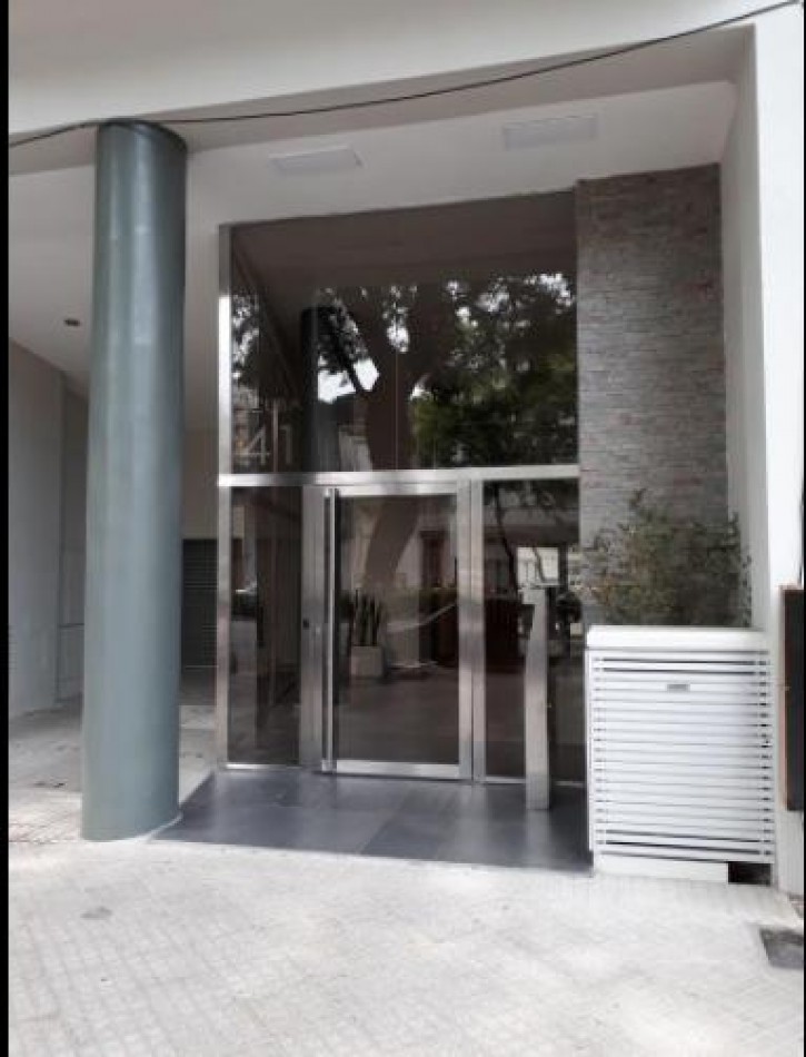 VENTA DEPARTAMENTO DOS DORMITORIOS TIPO DULPEX  balcon  - Amenities - Cochera. Av. Pellegrini 500