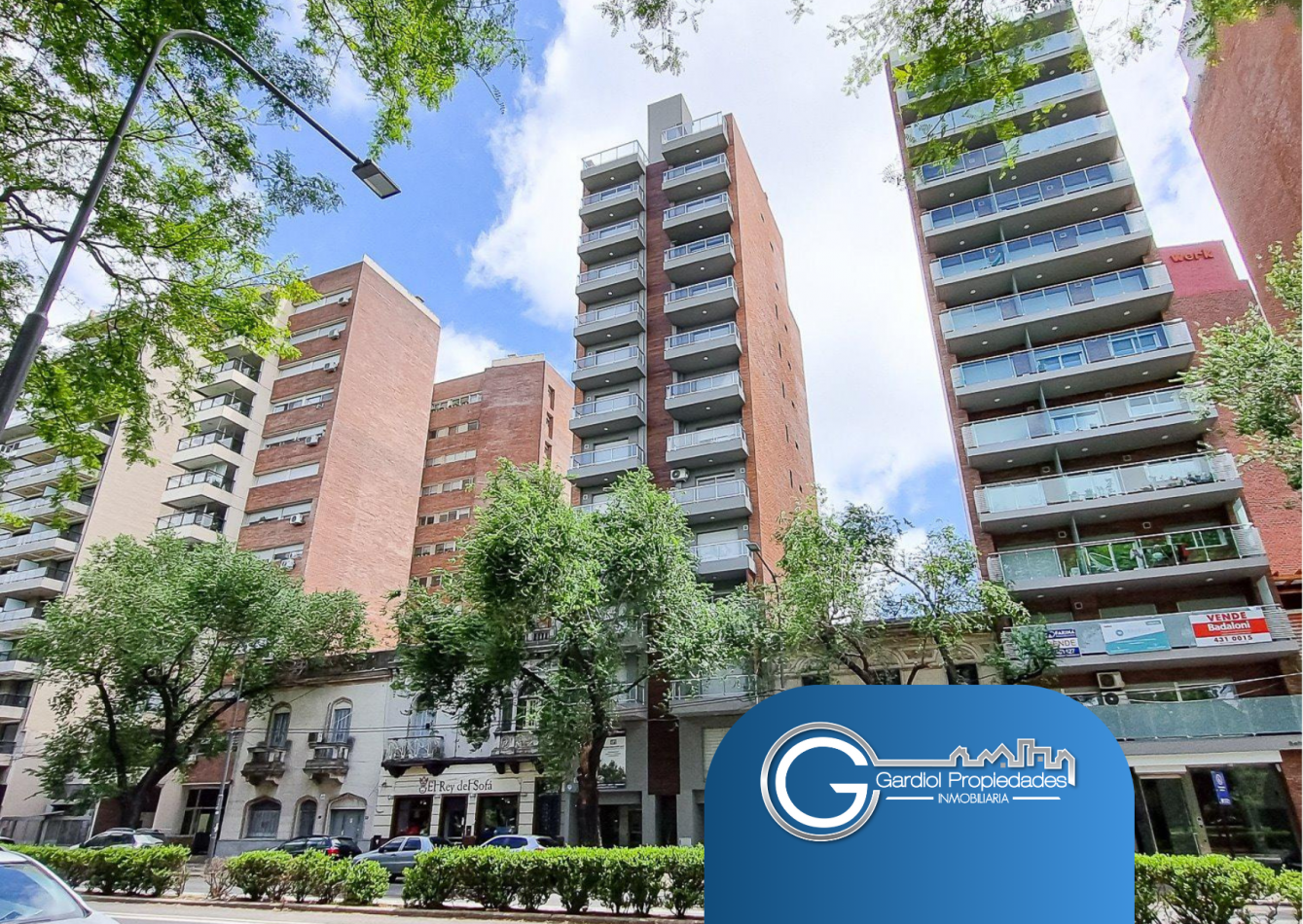 VENTA DEPARTAMENTO Duplex DOS DORMITORIOS - Terraza exclusiva y balcon frente al parque Independencia - FINANCIACION - Av. Pellegrini 2632