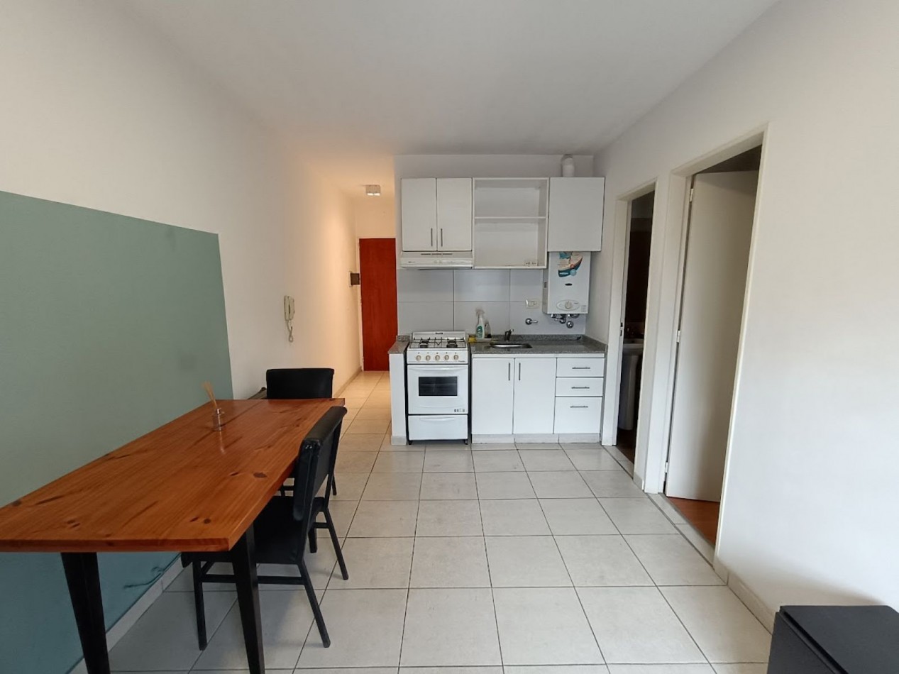 VENTA UN DORMITORIO CON BALCON AL FRENTE EN LOURDES. San Luis 2800