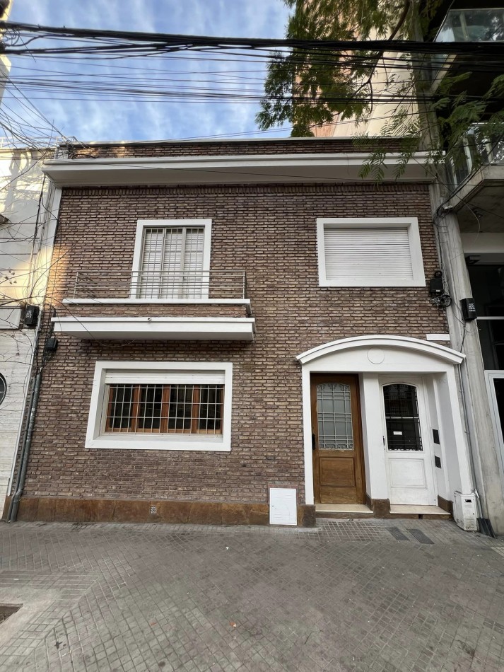 CASA  AL FRENTE. RECICLADA. PARAGUAY Y MENDOZA