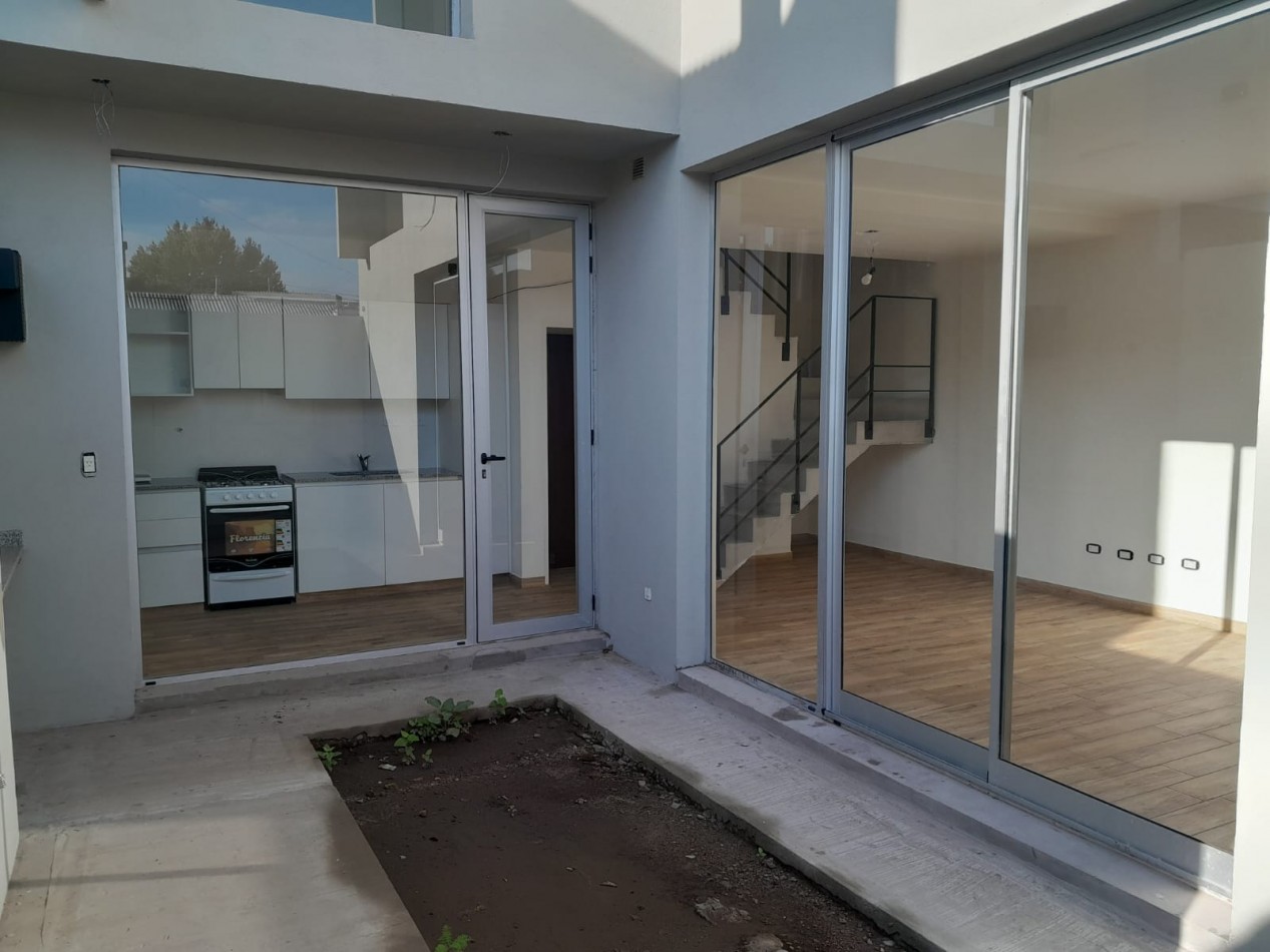 VENTA DEPARTAMENTO PASILLO Duplex dos dormitorios A ESTRENAR -  Patio - BARRIO BELGRANO. Permutas APTO CREDITO