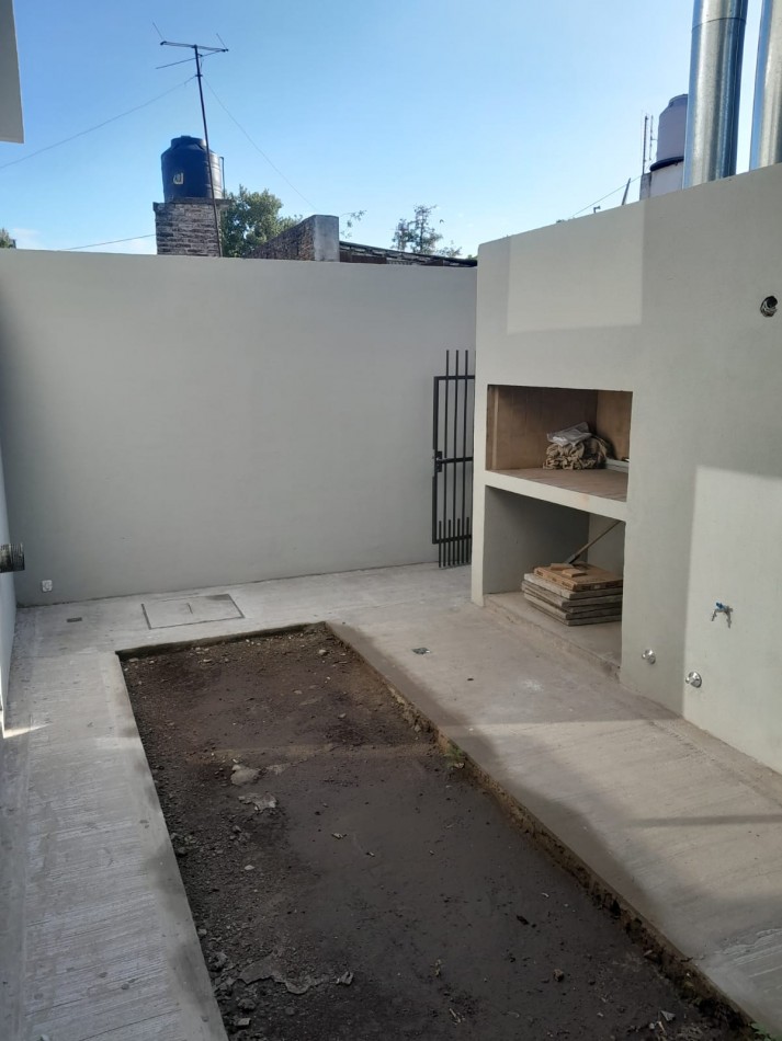 VENTA DEPARTAMENTO PASILLO Duplex dos dormitorios A ESTRENAR -  Patio - BARRIO BELGRANO. Permutas APTO CREDITO