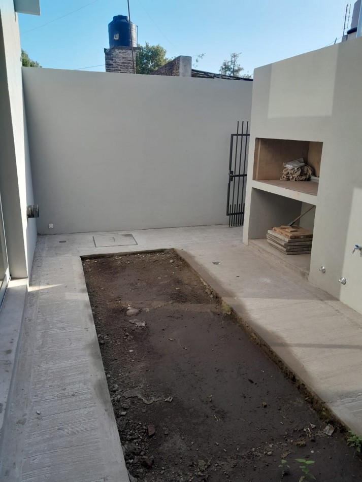 VENTA DEPARTAMENTO PASILLO Duplex dos dormitorios A ESTRENAR -  Patio - BARRIO BELGRANO. Permutas APTO CREDITO