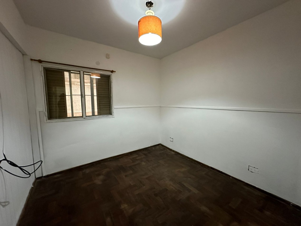 Depto en planta baja con patio. Zona rio. Rivadavia 2400