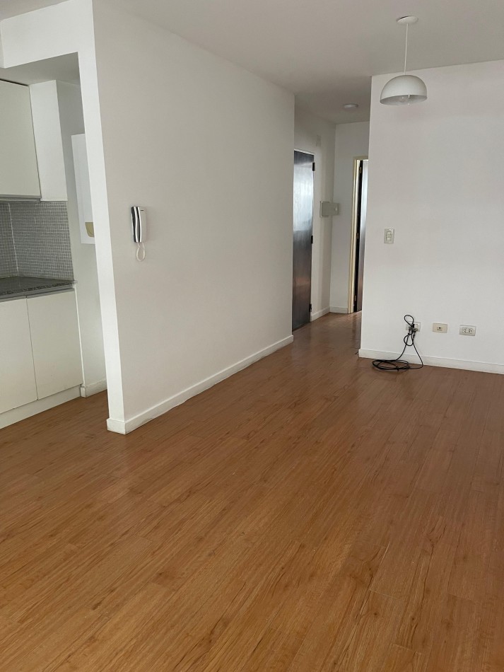 VENTA UN DORMITOIRO AL FRENTE. BARRIO MARTIN. Pasaje Santa Cruz 300