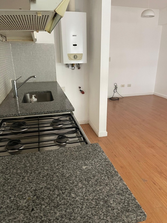 VENTA UN DORMITOIRO AL FRENTE. BARRIO MARTIN. Pasaje Santa Cruz 300