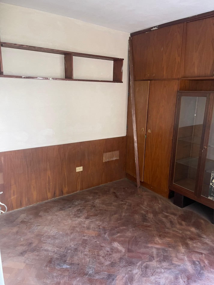 INTERESANTE OPORTUNIDAD DEPTO UN DORMITORIO PASILLO EN ABASTO. Corrientes y La Paz