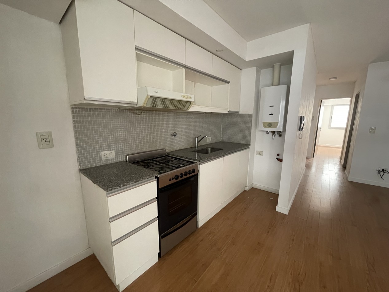 VENTA UN DORMITOIRO AL FRENTE. BARRIO MARTIN. Pasaje Santa Cruz 300