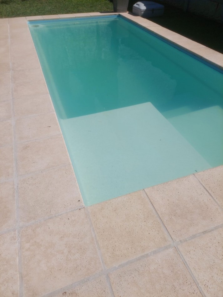 Impecable casa en alquiler permanente en Funes. Pte Peron y Velez Sarsfield