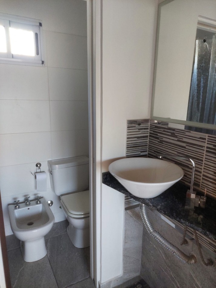 Impecable casa en alquiler permanente en Funes. Pte Peron y Velez Sarsfield