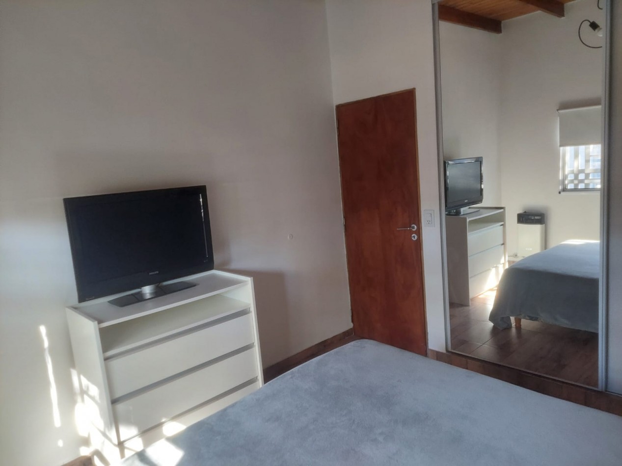 Impecable casa en alquiler permanente en Funes. Pte Peron y Velez Sarsfield