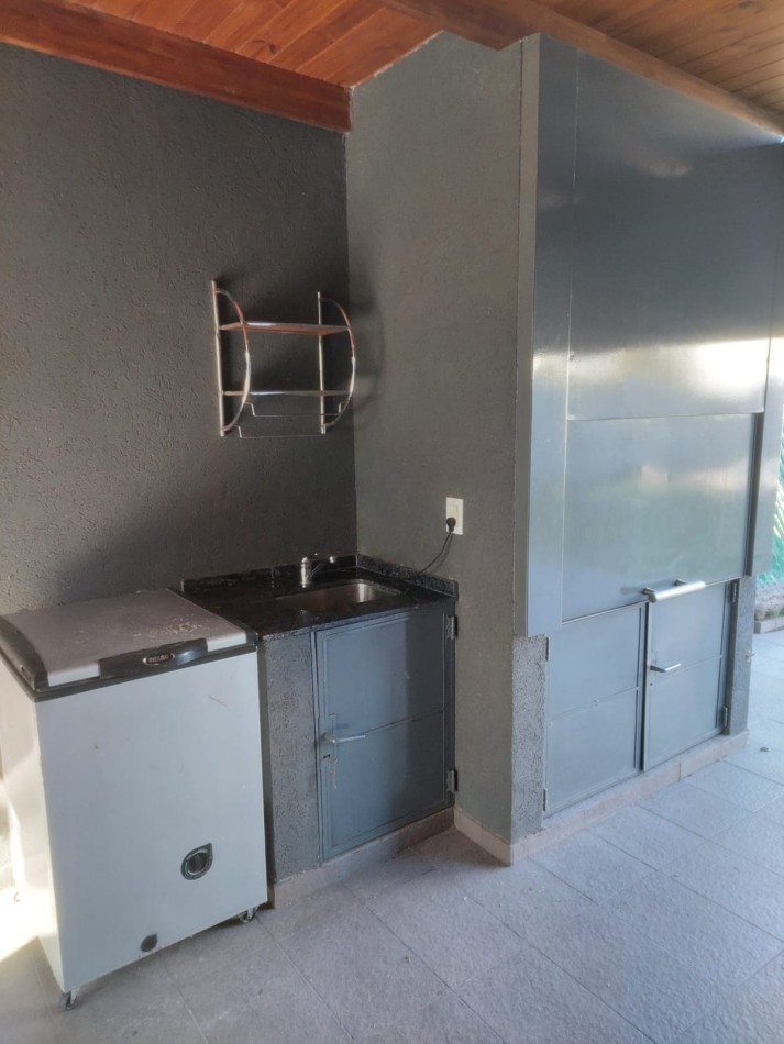 Impecable casa en alquiler permanente en Funes. Pte Peron y Velez Sarsfield