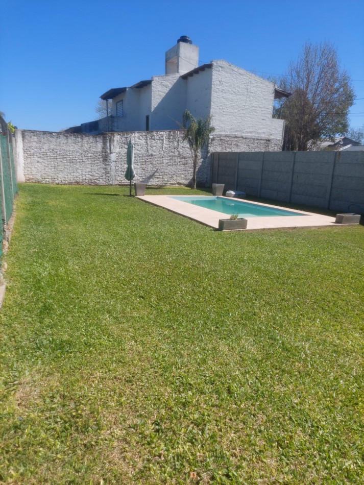 Impecable casa en alquiler permanente en Funes. Pte Peron y Velez Sarsfield