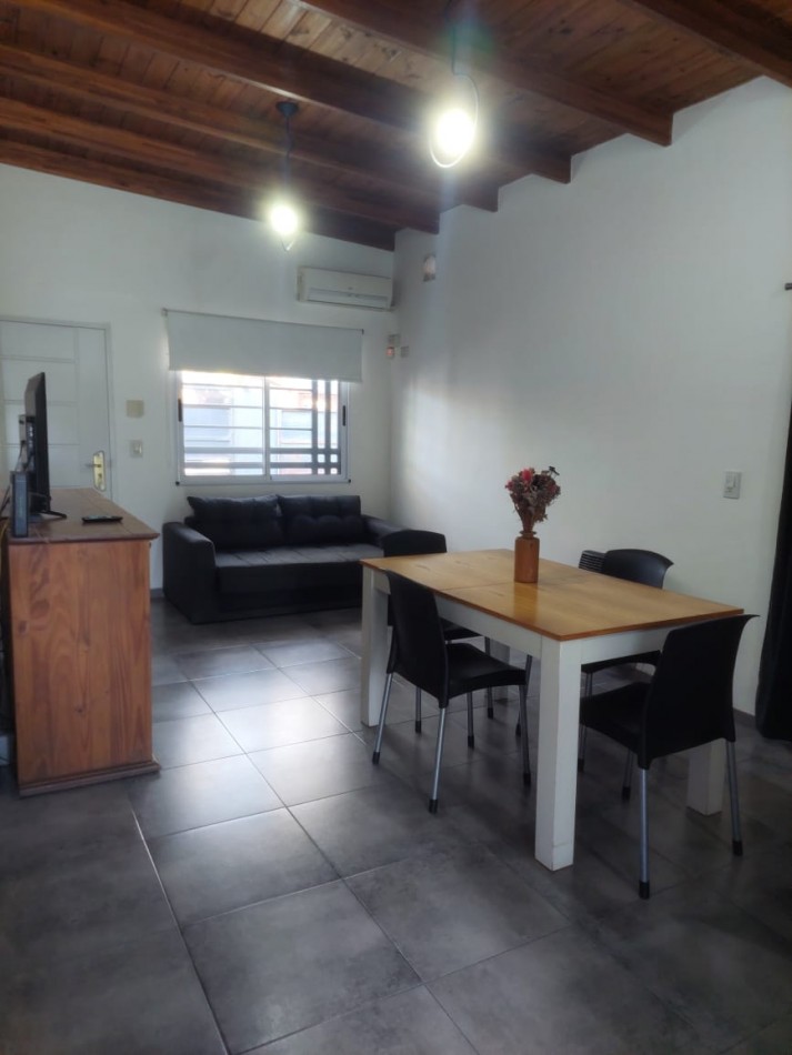 Impecable casa en alquiler permanente en Funes. Pte Peron y Velez Sarsfield