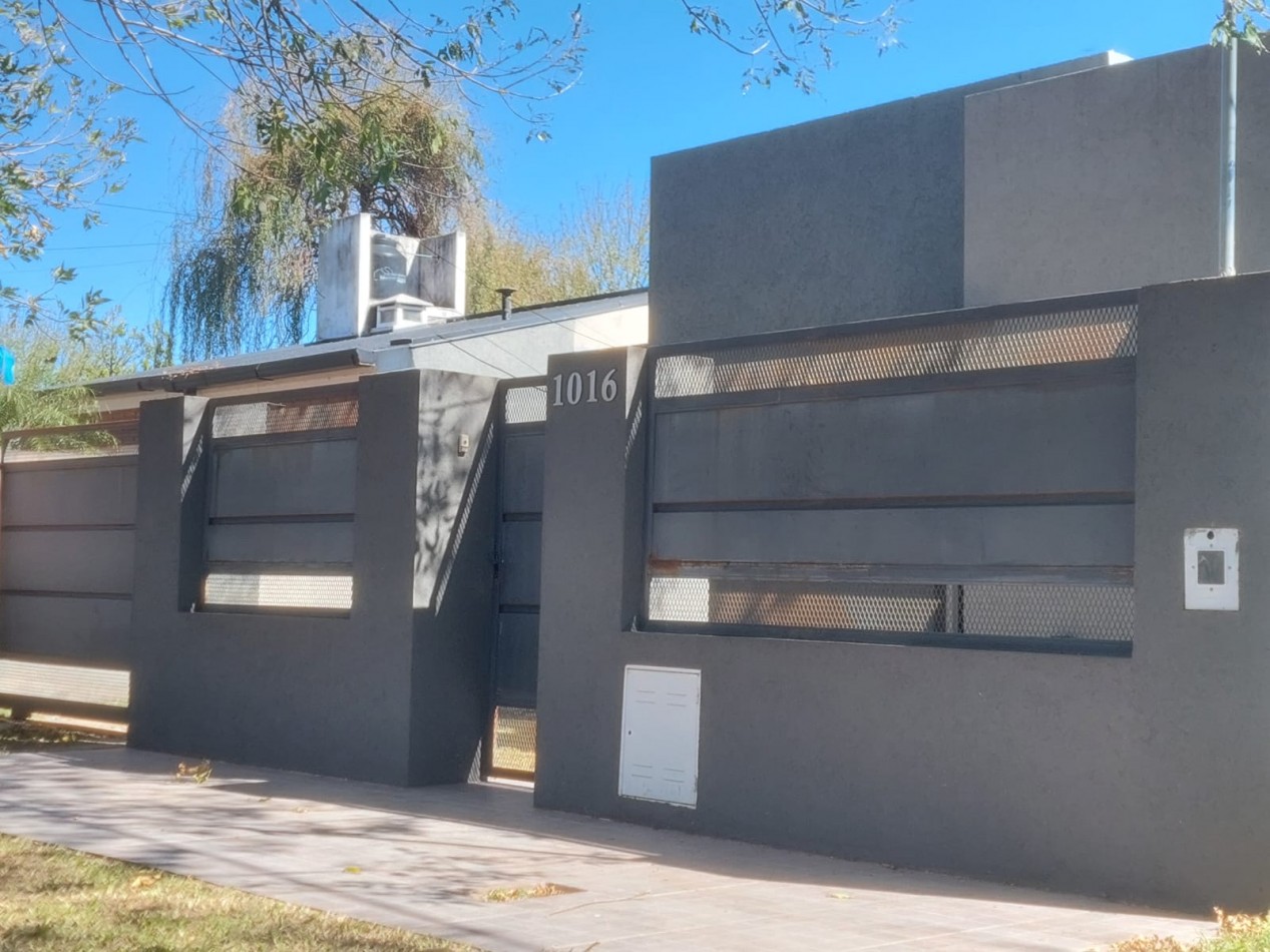 Impecable casa en alquiler permanente en Funes. Pte Peron y Velez Sarsfield