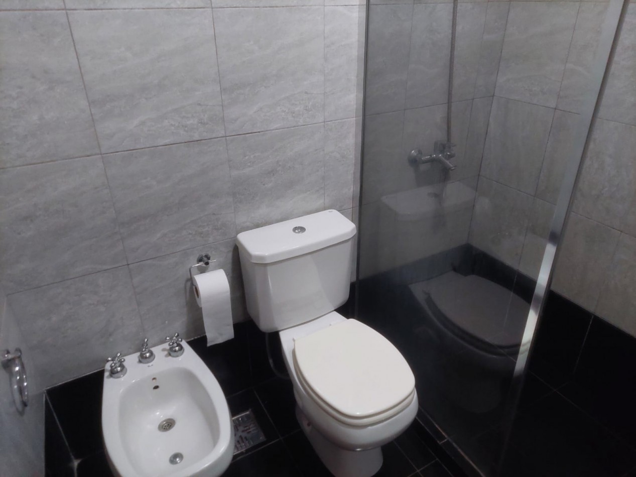 Impecable casa en alquiler permanente en Funes. Pte Peron y Velez Sarsfield