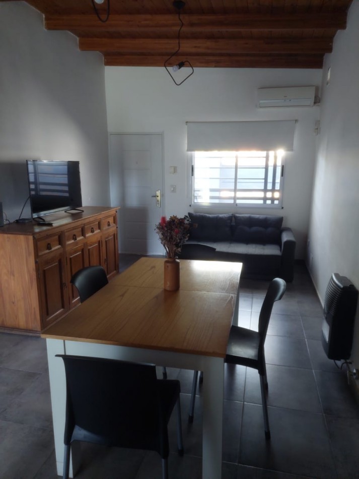Impecable casa en alquiler permanente en Funes. Pte Peron y Velez Sarsfield