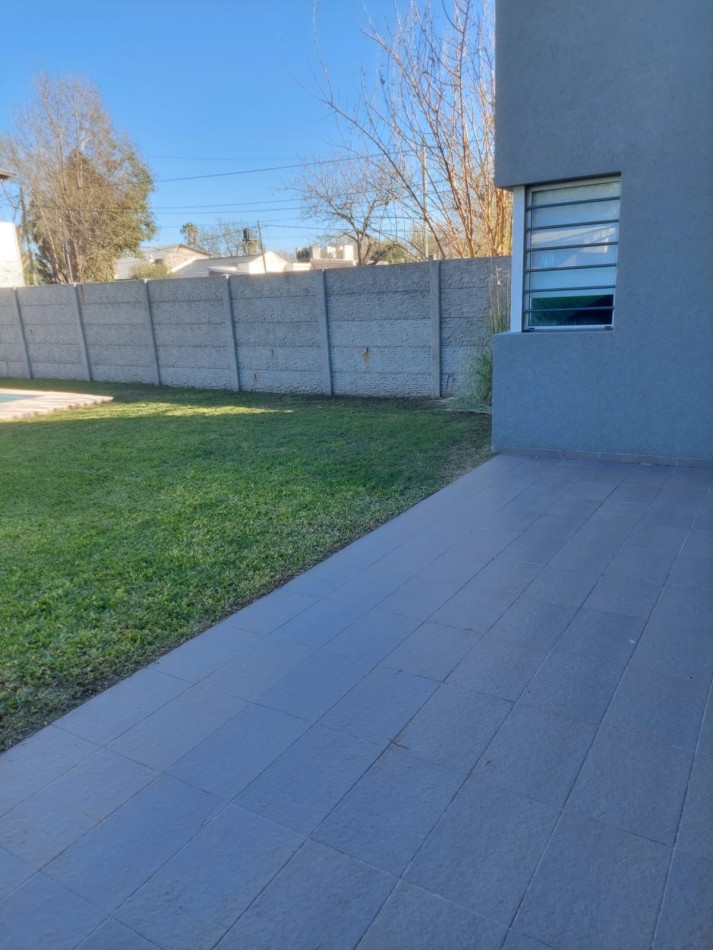 Impecable casa en alquiler permanente en Funes. Pte Peron y Velez Sarsfield