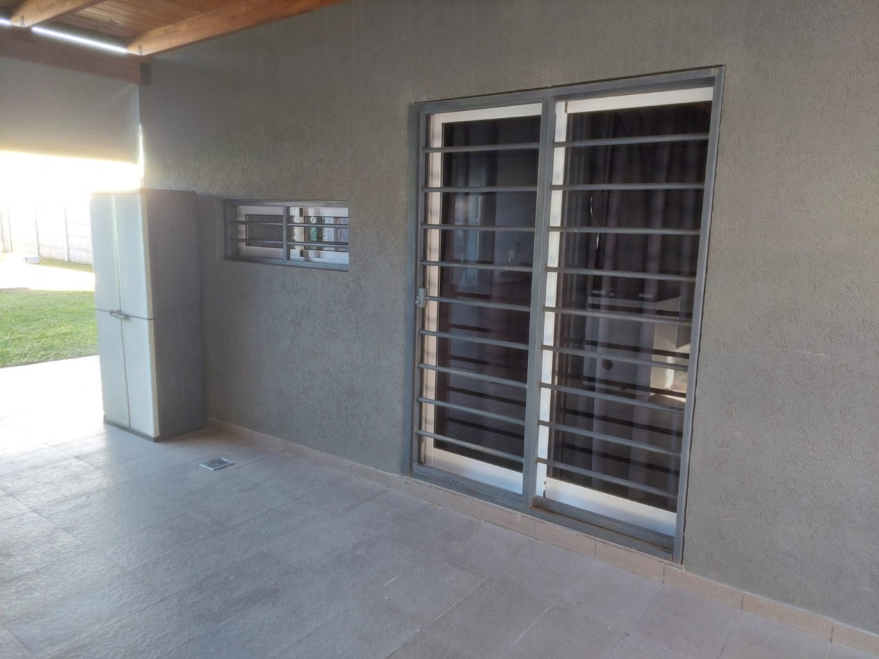 Impecable casa en alquiler permanente en Funes. Pte Peron y Velez Sarsfield