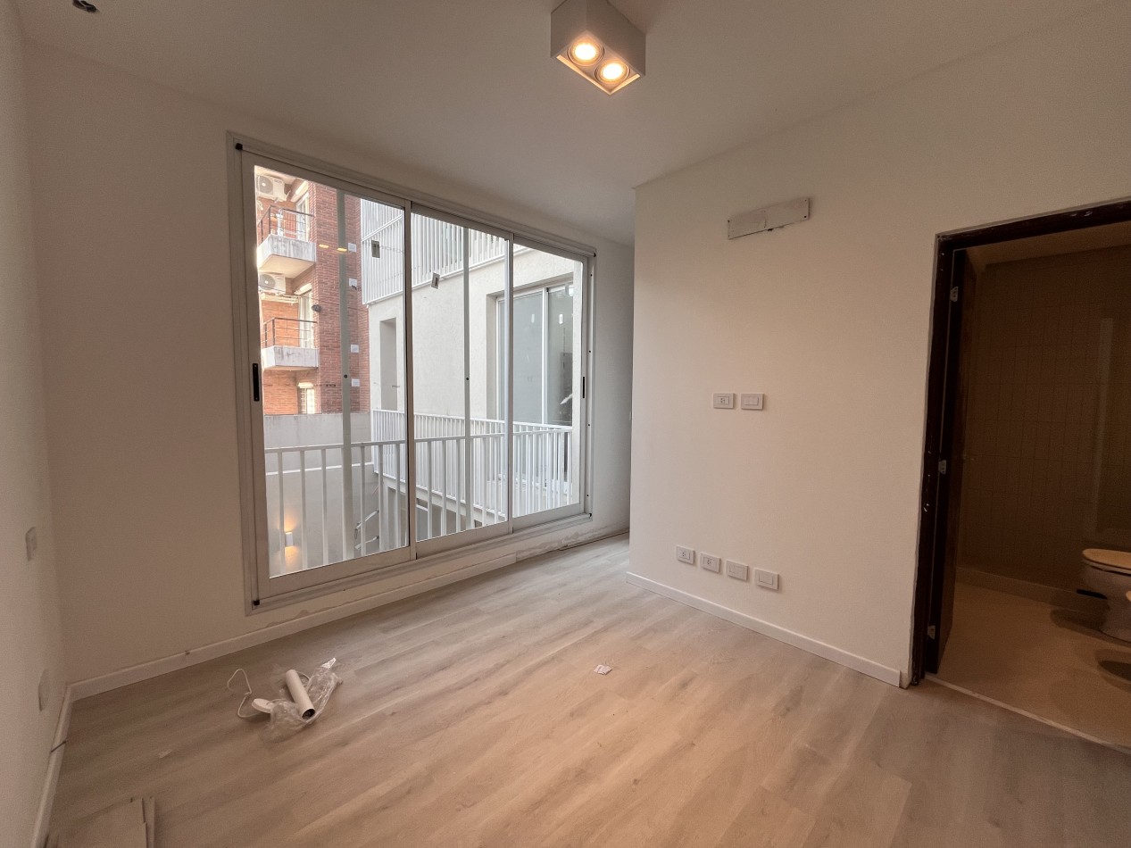 VENTA CASA PASILLO reciclada a NUEVA, 3 DORMITORIOS, PISCINA, QUINCHO, PARRILLERO - BALCARCE 1400