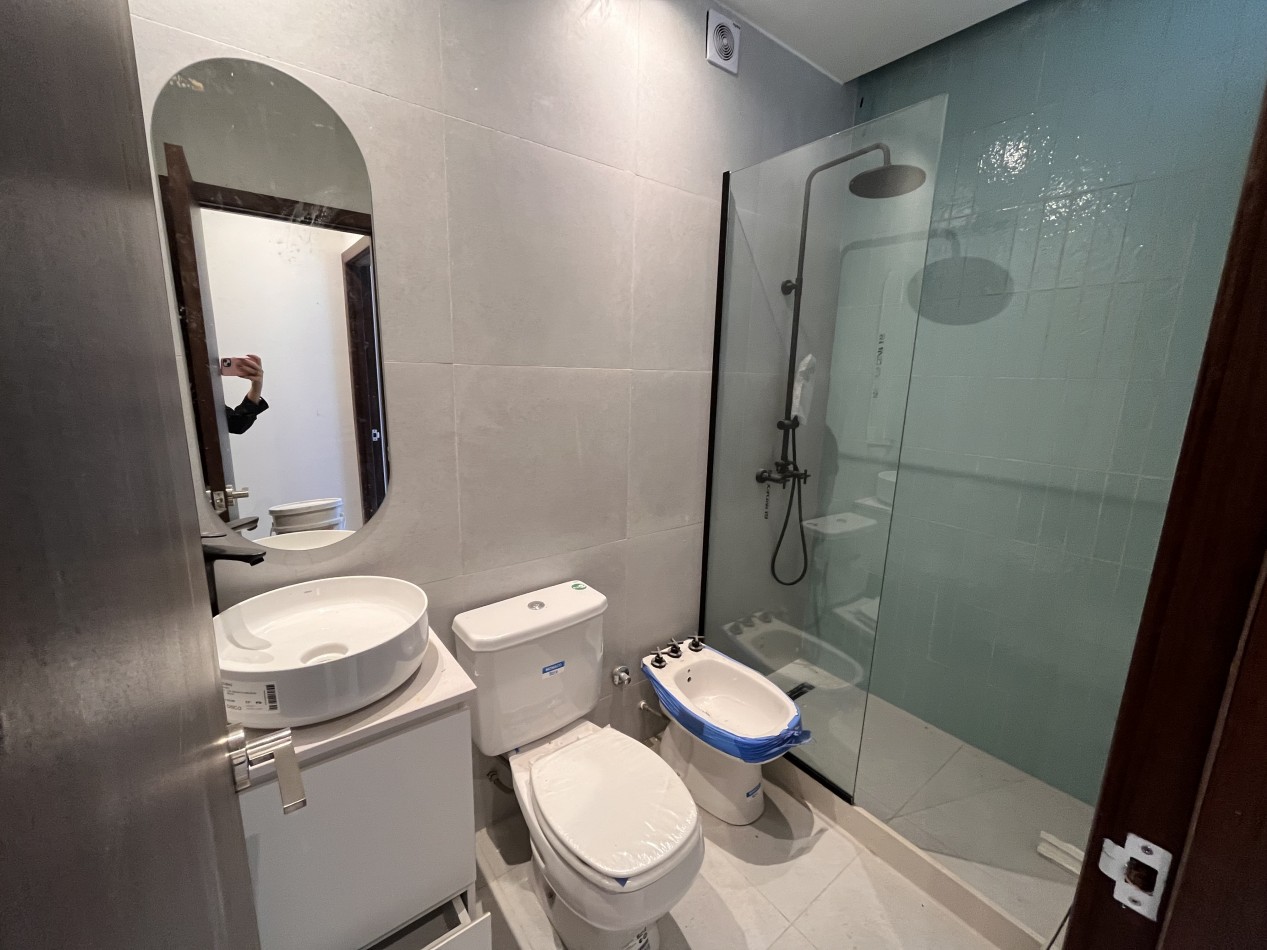 VENTA CASA PASILLO reciclada a NUEVA, 3 DORMITORIOS, PISCINA, QUINCHO, PARRILLERO - BALCARCE 1400