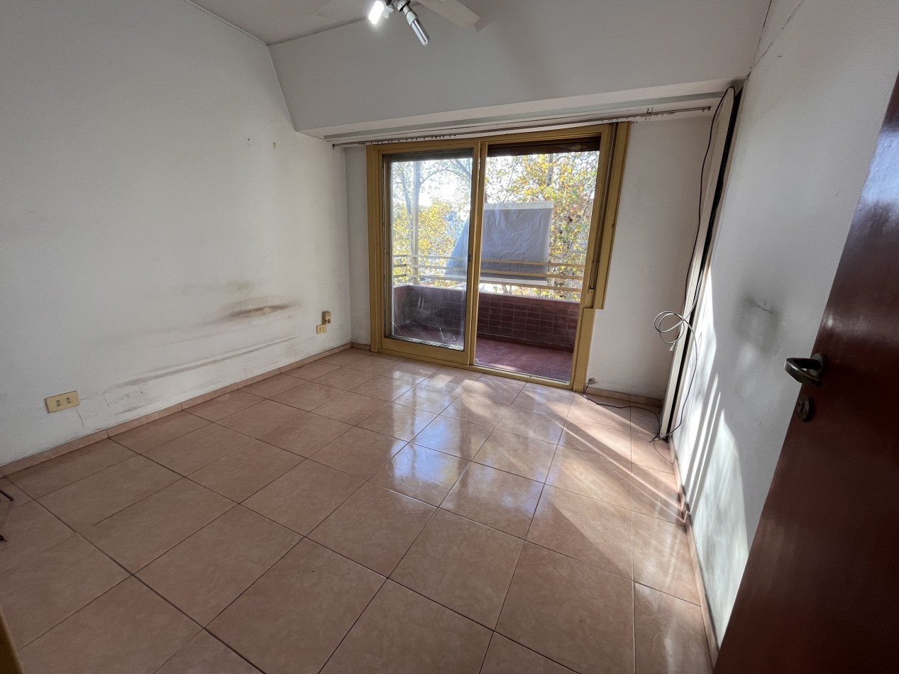 Dos dormitorios con terraza exclusiva y parrillero en barrio España y Hospitales