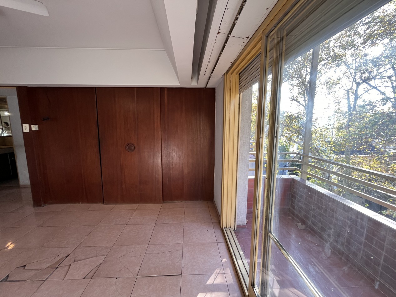 Dos dormitorios con terraza exclusiva y parrillero en barrio España y Hospitales