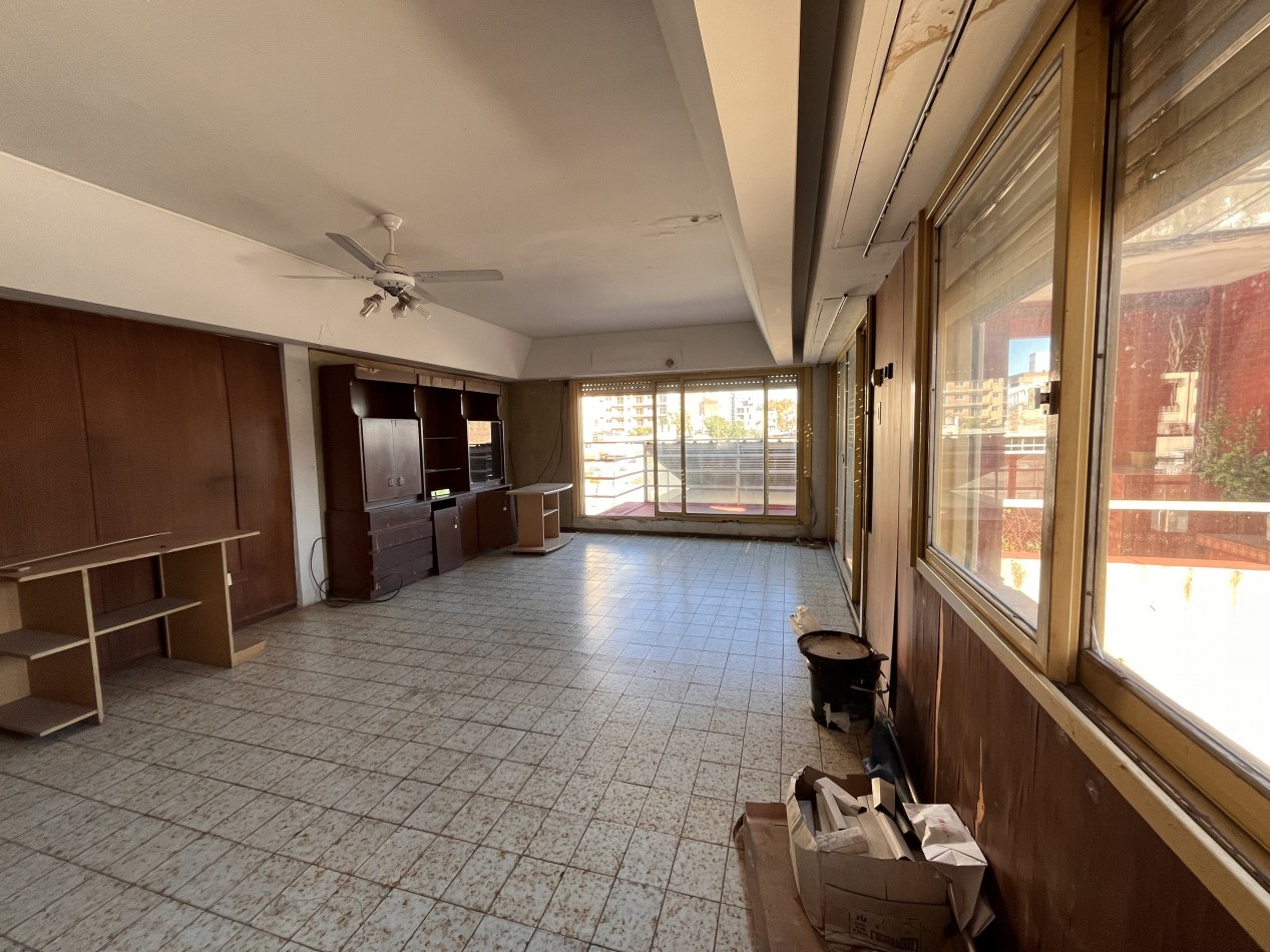 Dos dormitorios con terraza exclusiva y parrillero en barrio España y Hospitales