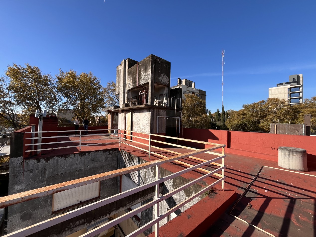 Dos dormitorios con terraza exclusiva y parrillero en barrio España y Hospitales