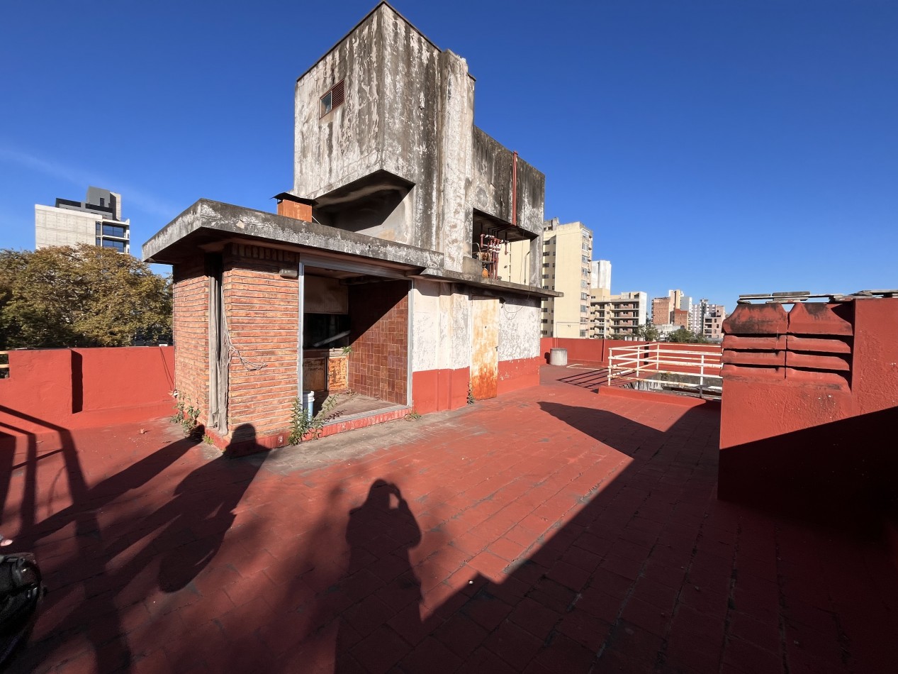 Dos dormitorios con terraza exclusiva y parrillero en barrio España y Hospitales