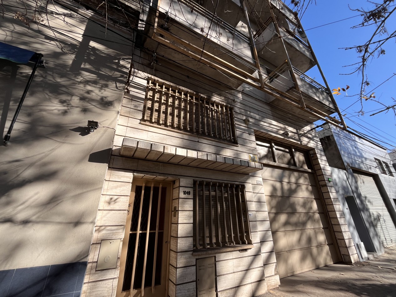 Dos dormitorios con terraza exclusiva y parrillero en barrio España y Hospitales