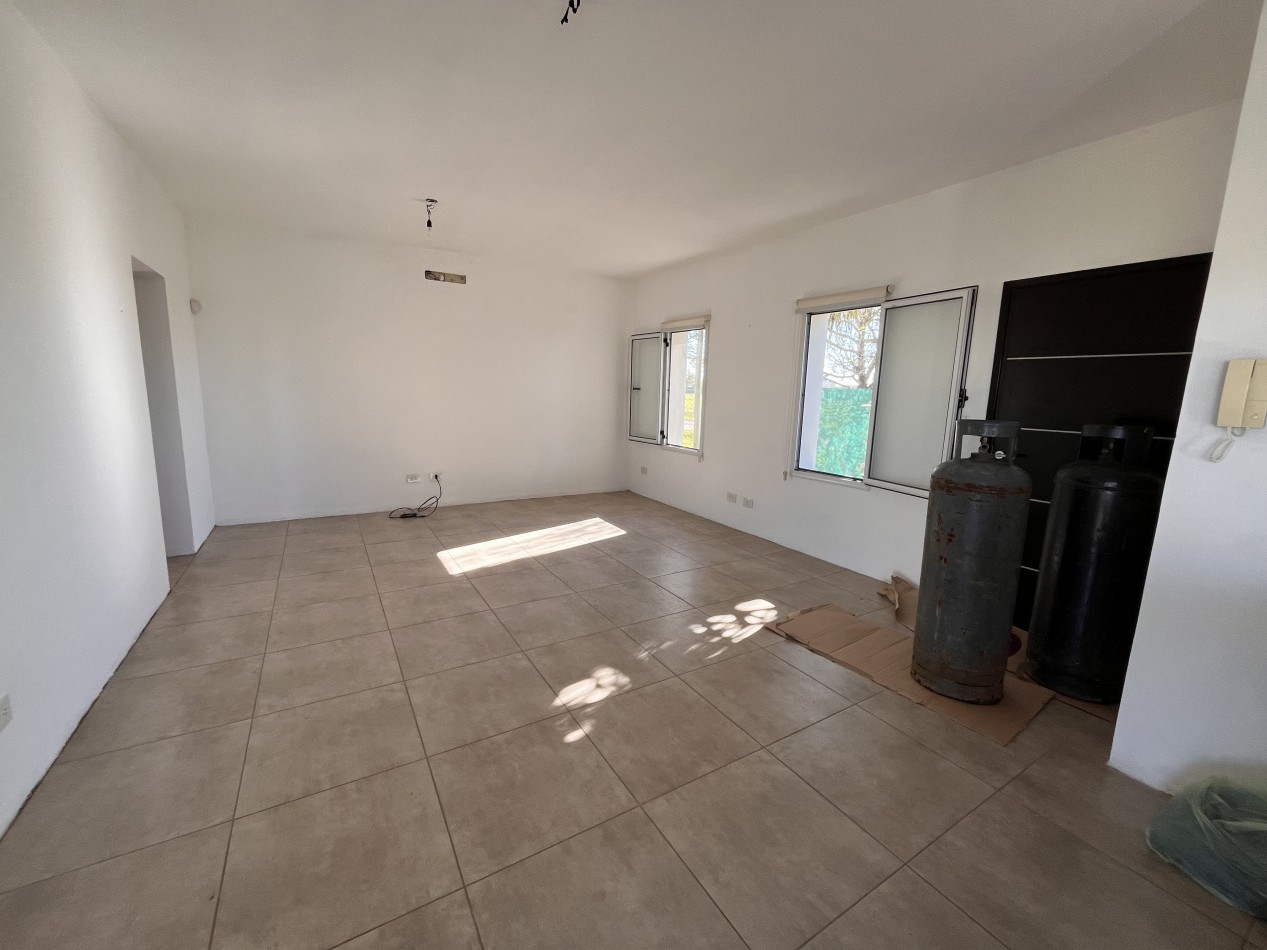 ALQUILER- Impecable CASA de UN dormitorio en Funes City