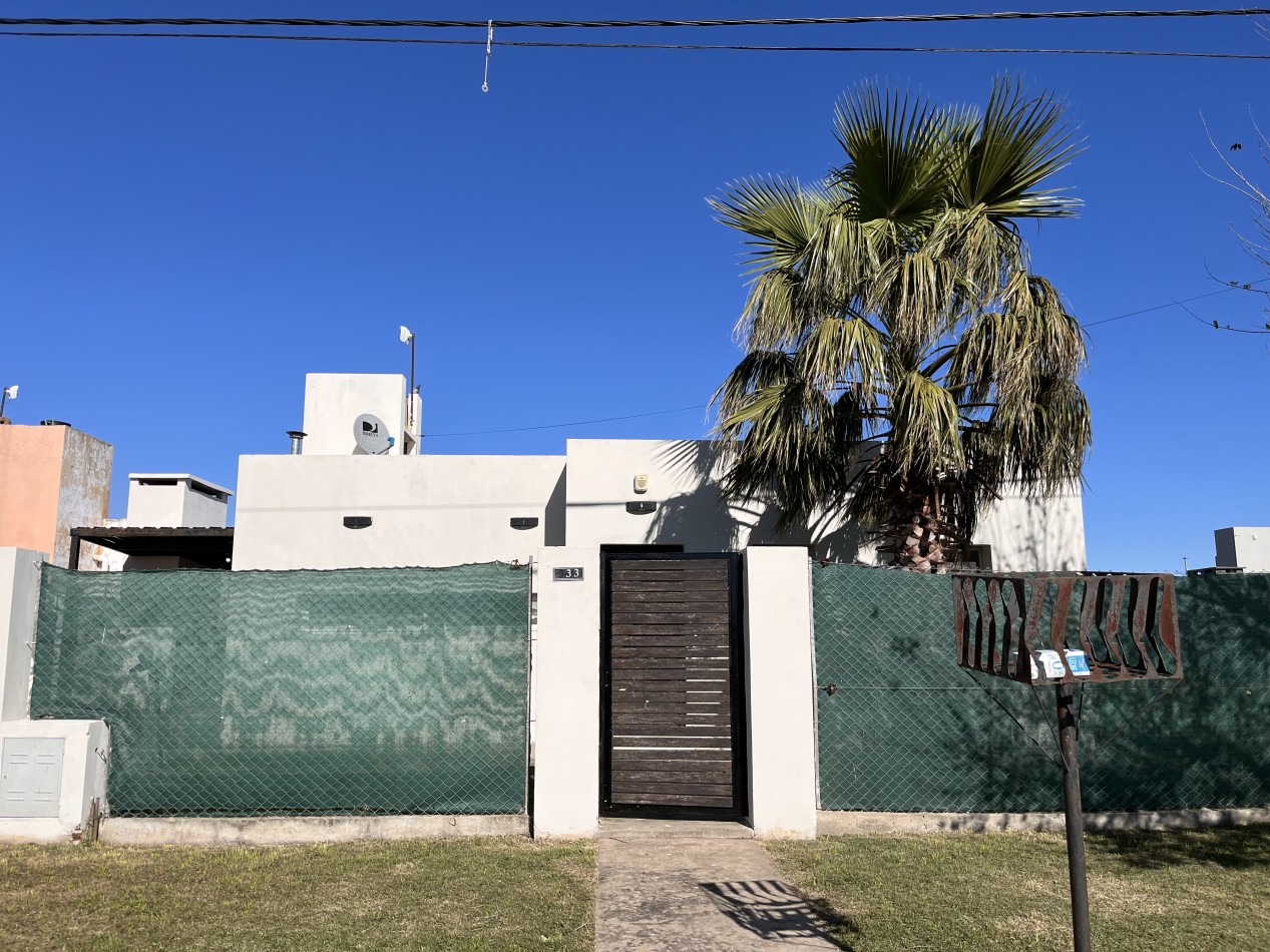 ALQUILER- Impecable CASA de UN dormitorio en Funes City