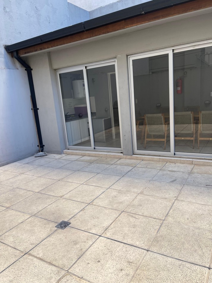 ALQUILER DUPLEX UN DORMITORIO CON PATIO. Amenities. Corrientes y Pellegrini