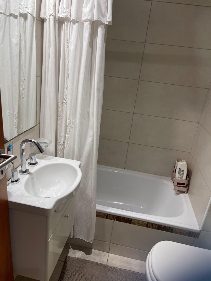 ALQUILER DUPLEX UN DORMITORIO CON PATIO. Amenities. Corrientes y Pellegrini